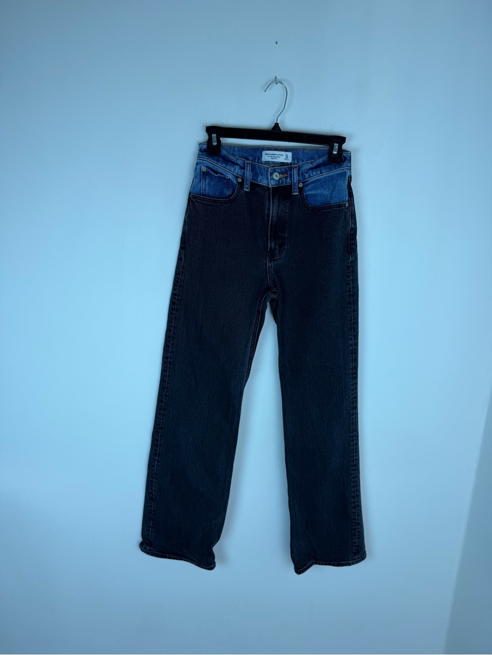 Abercrombie & Fitch The 90s Relaxed High Rise Jeans Two Tone Black Blue Size 24 - Picture 3 of 7